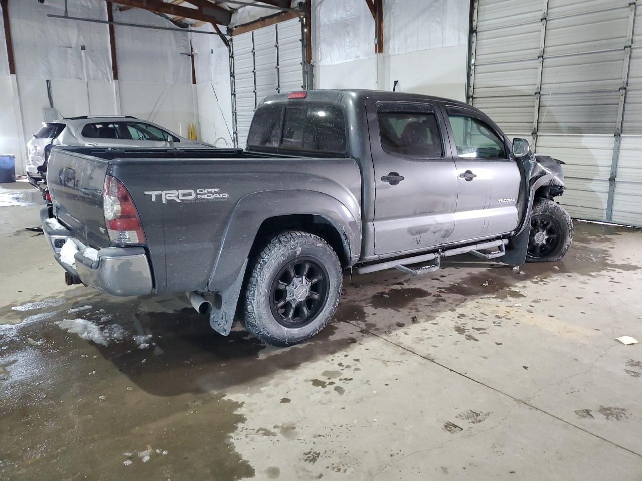2013 Toyota Tacoma - Image 3