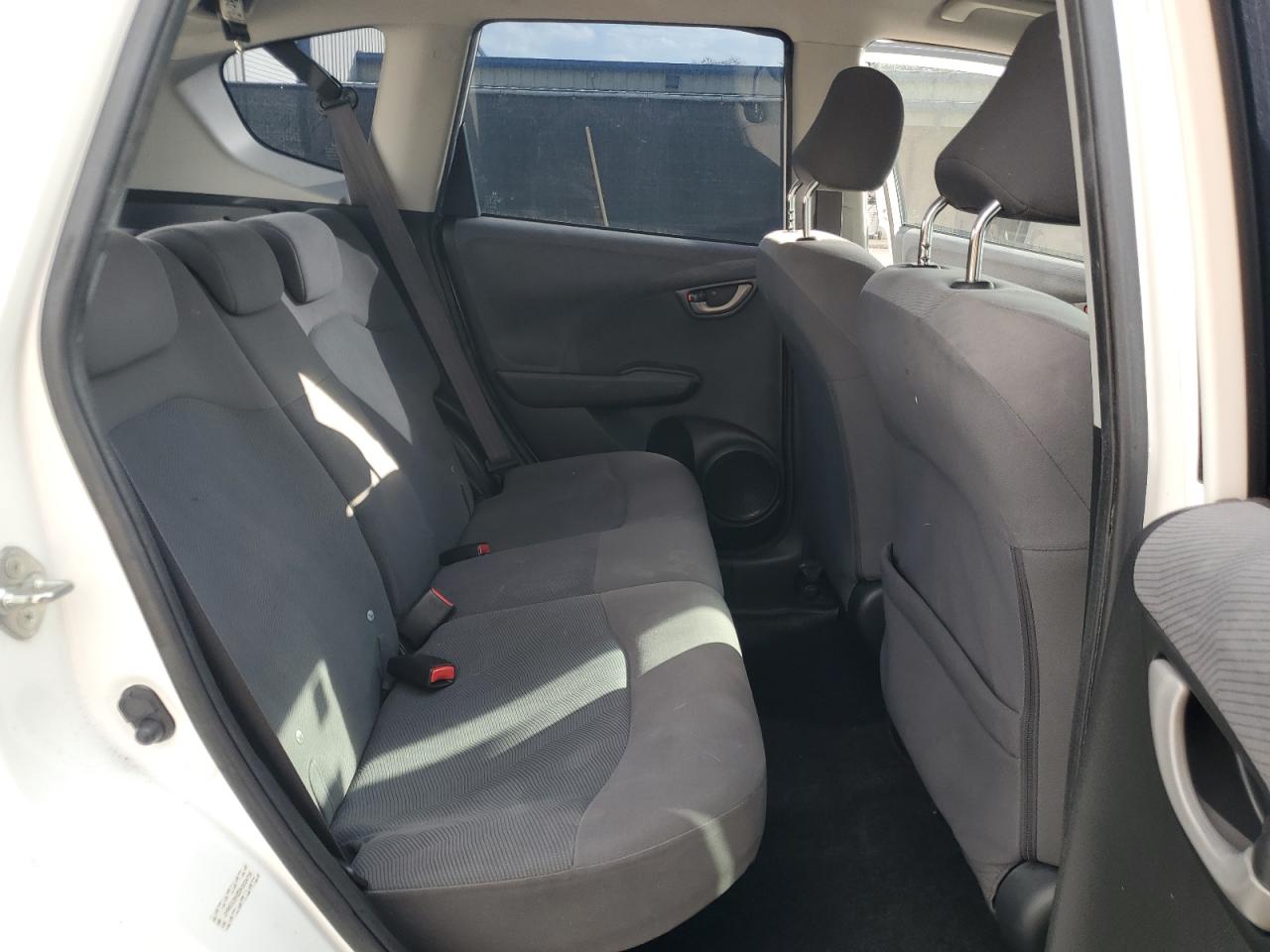 2010 Honda Fit - Image 10