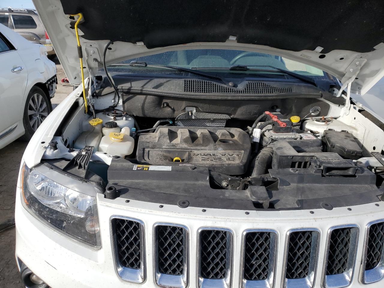 2016 Jeep Compass - Image 11