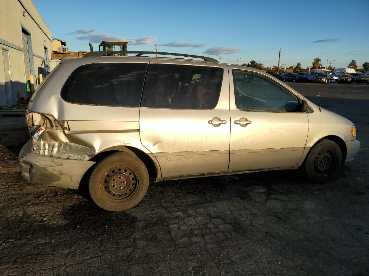 2001 Toyota Sienna - Image 3