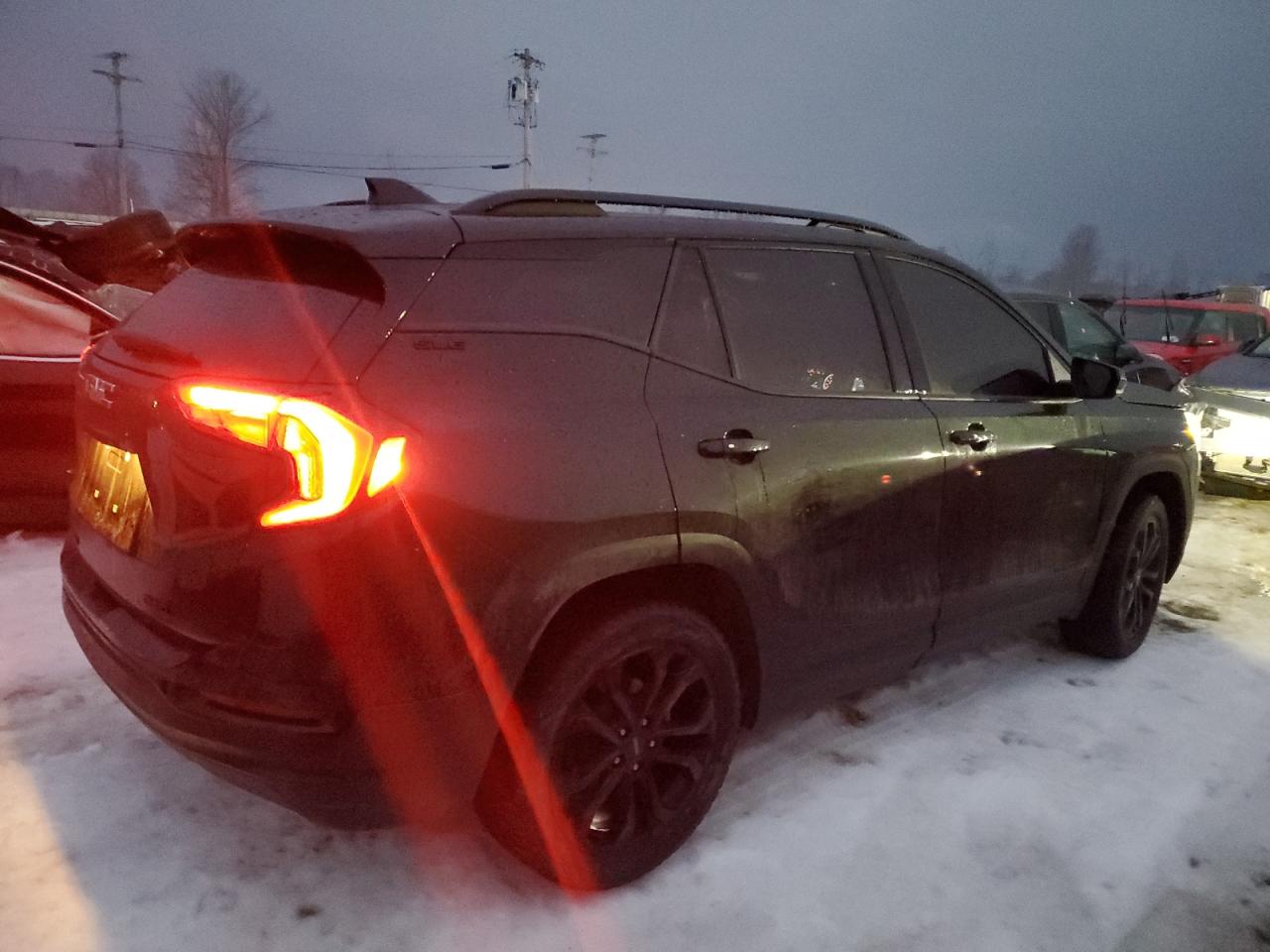 2021 GMC Terrain - Image 3
