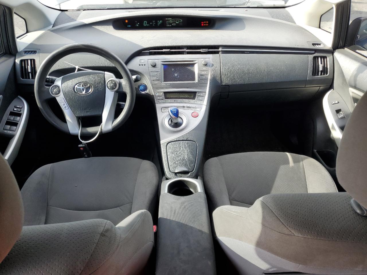 2013 Toyota Prius - Image 8