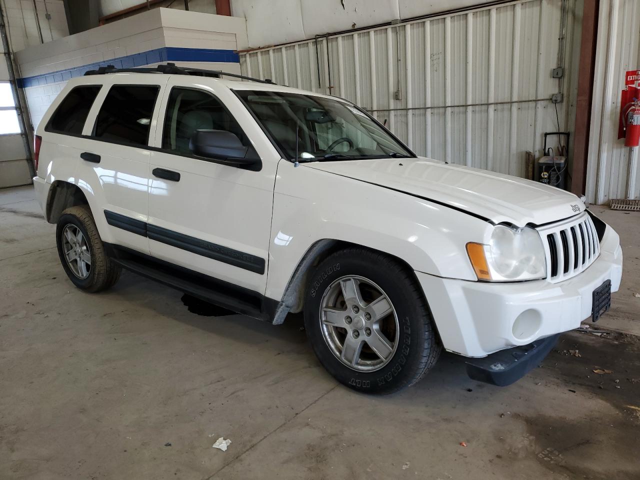 2005 Jeep Grand Cherokee - Image 4