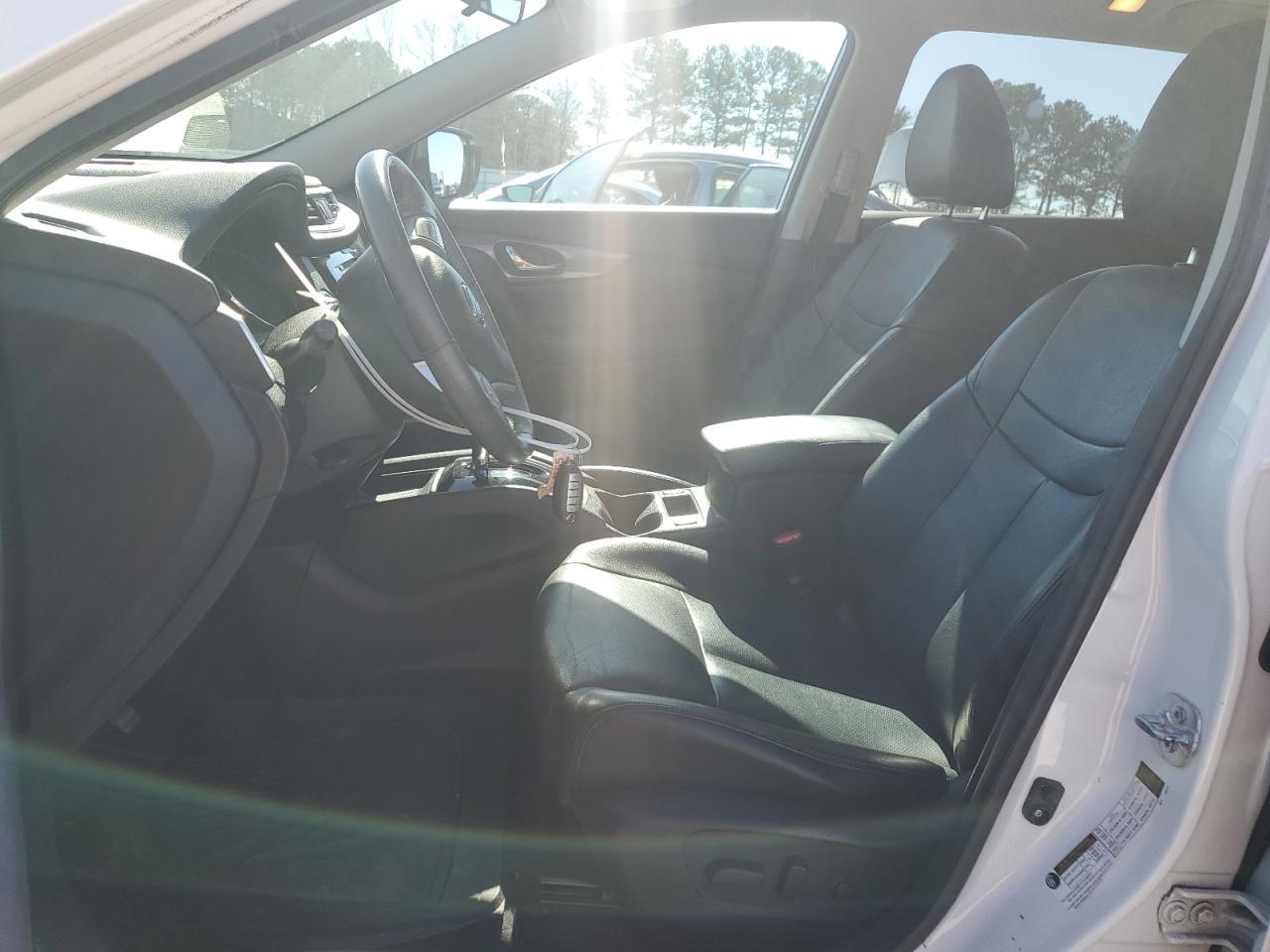 2015 Nissan Rogue - Image 7