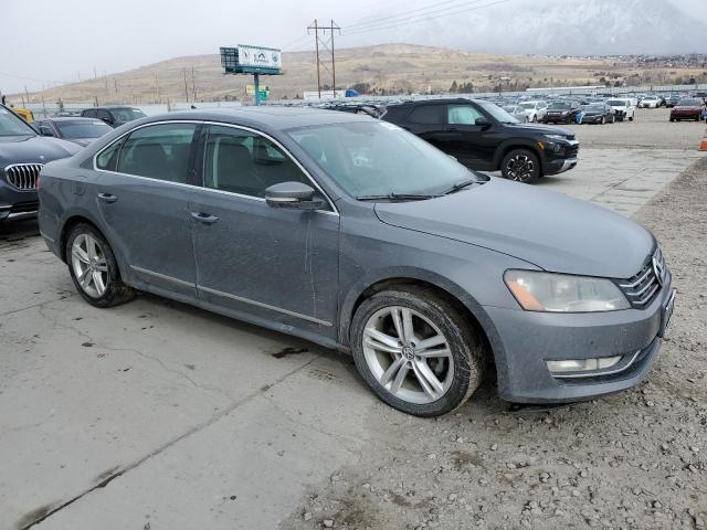 Sedans VOLKSWAGEN PASSAT 2014 Szary