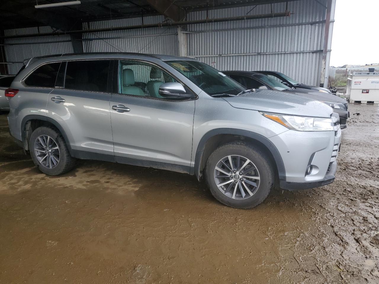 2019 Toyota Highlander - Image 4