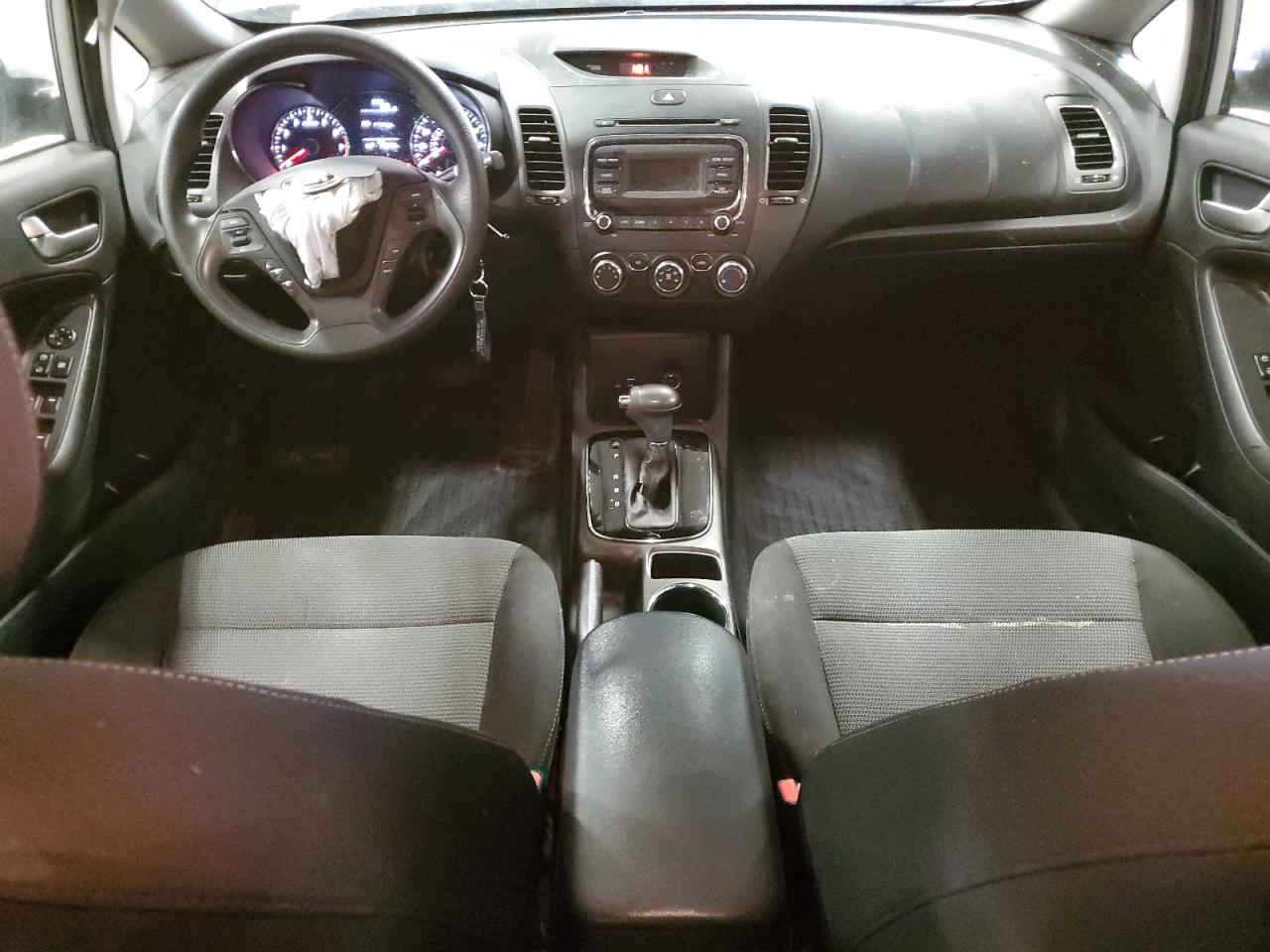 2017 Kia Forte - Image 8