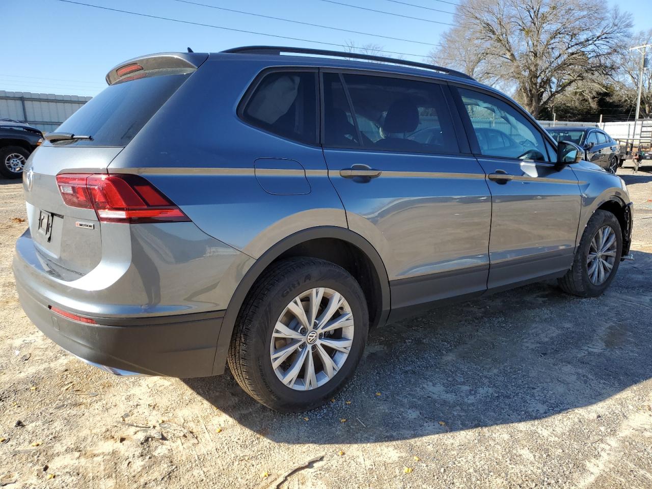 2020 Volkswagen Tiguan - Image 3