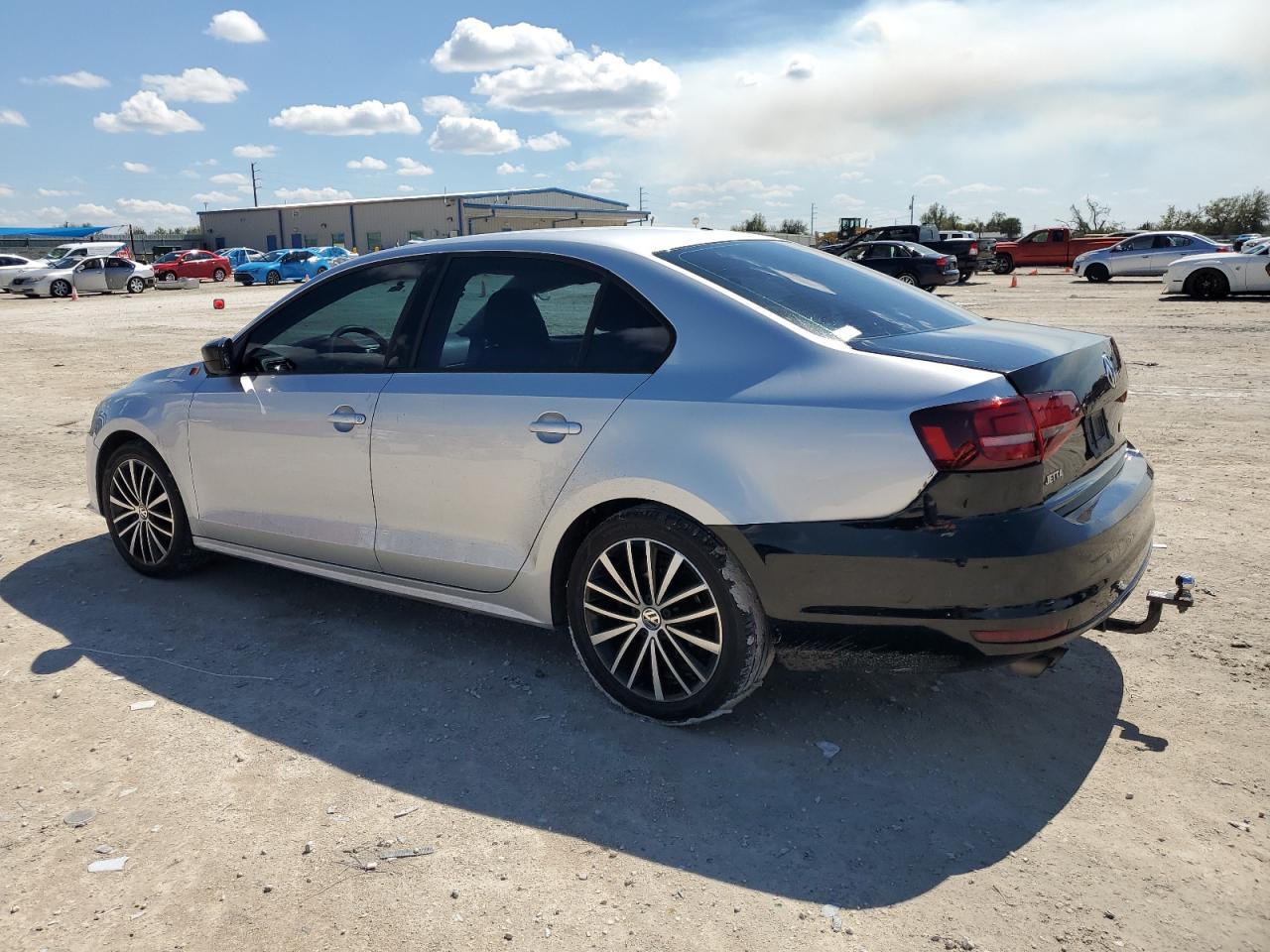 2016 Volkswagen Jetta - Image 2