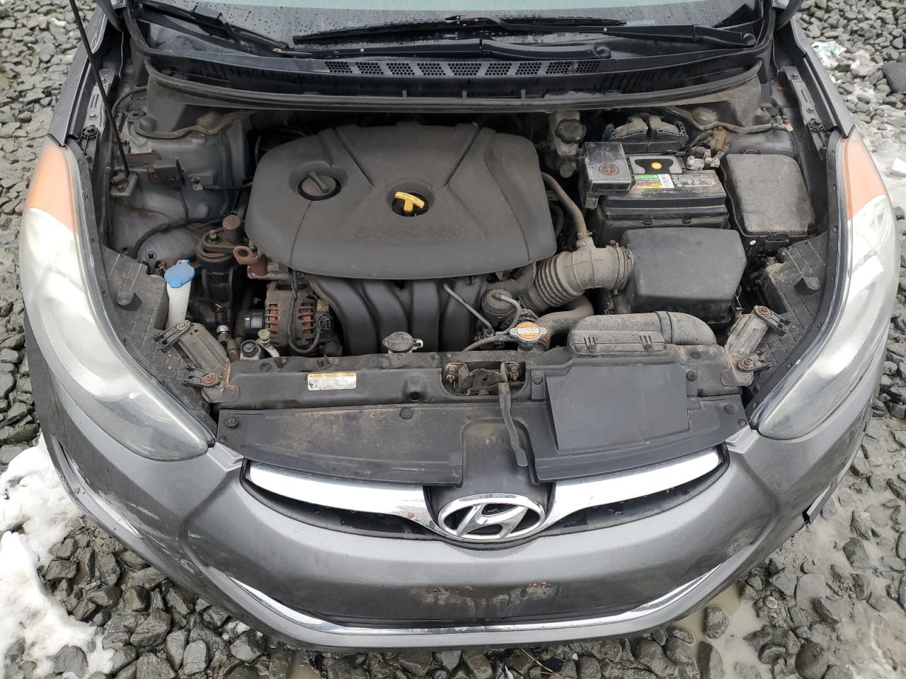 2013 Hyundai Elantra - Image 13