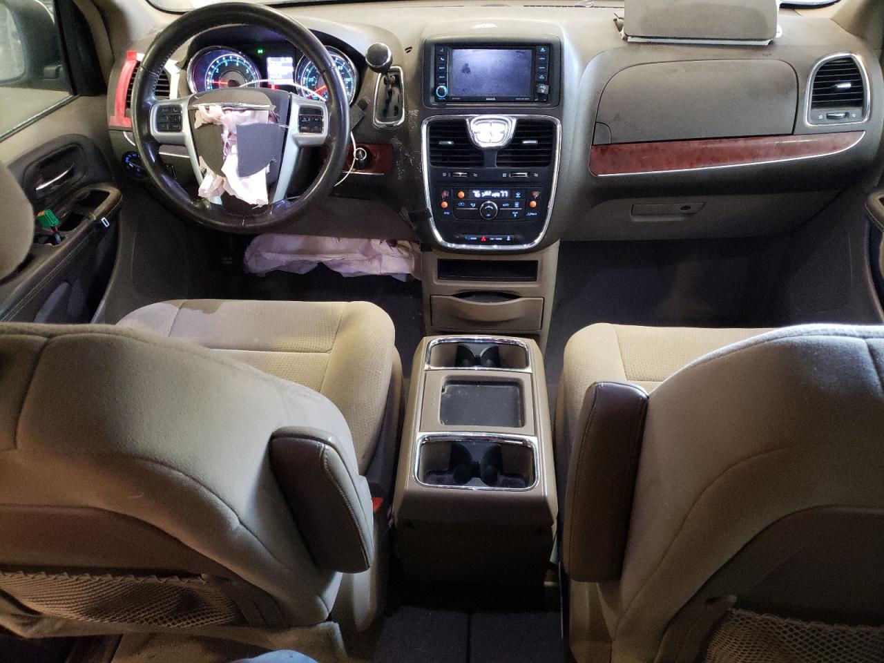 2012 Chrysler Town & Country - Image 8