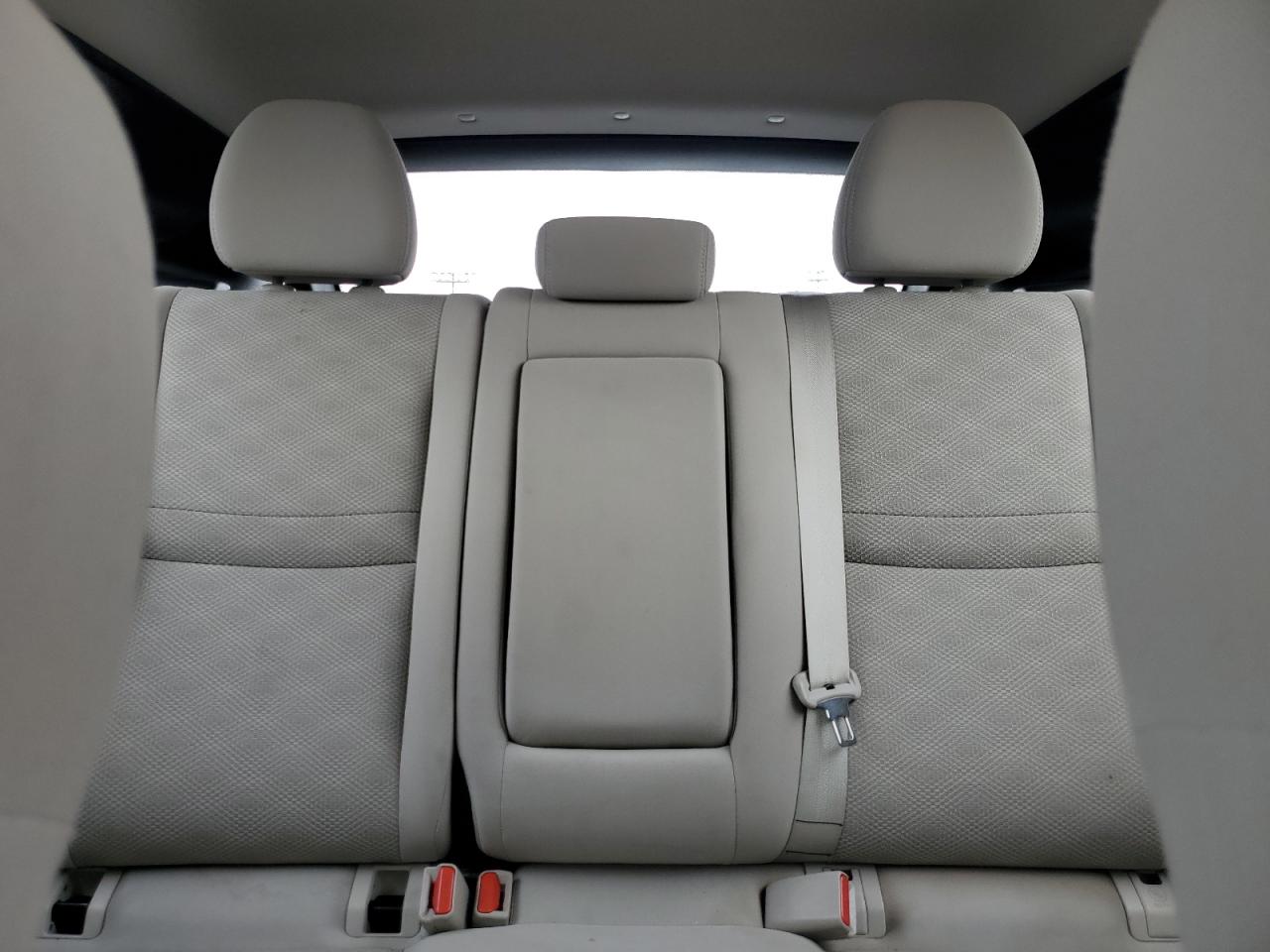 2018 Nissan Rogue - Image 10