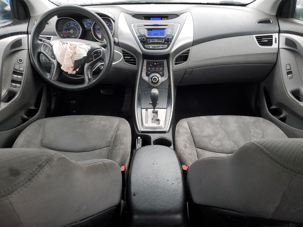 2013 Hyundai Elantra - Image 8