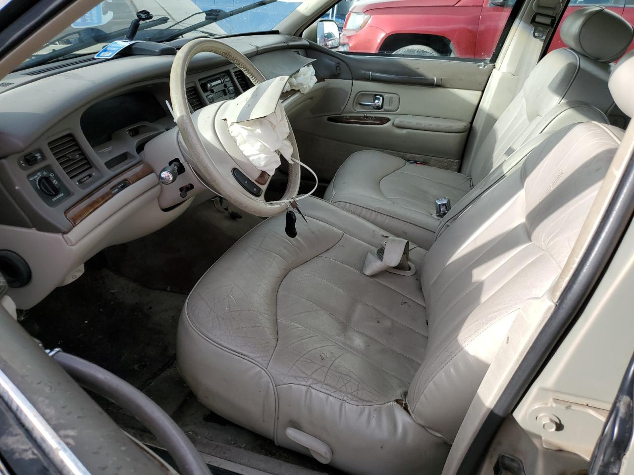 1996 Lincoln Town Car - Image 7