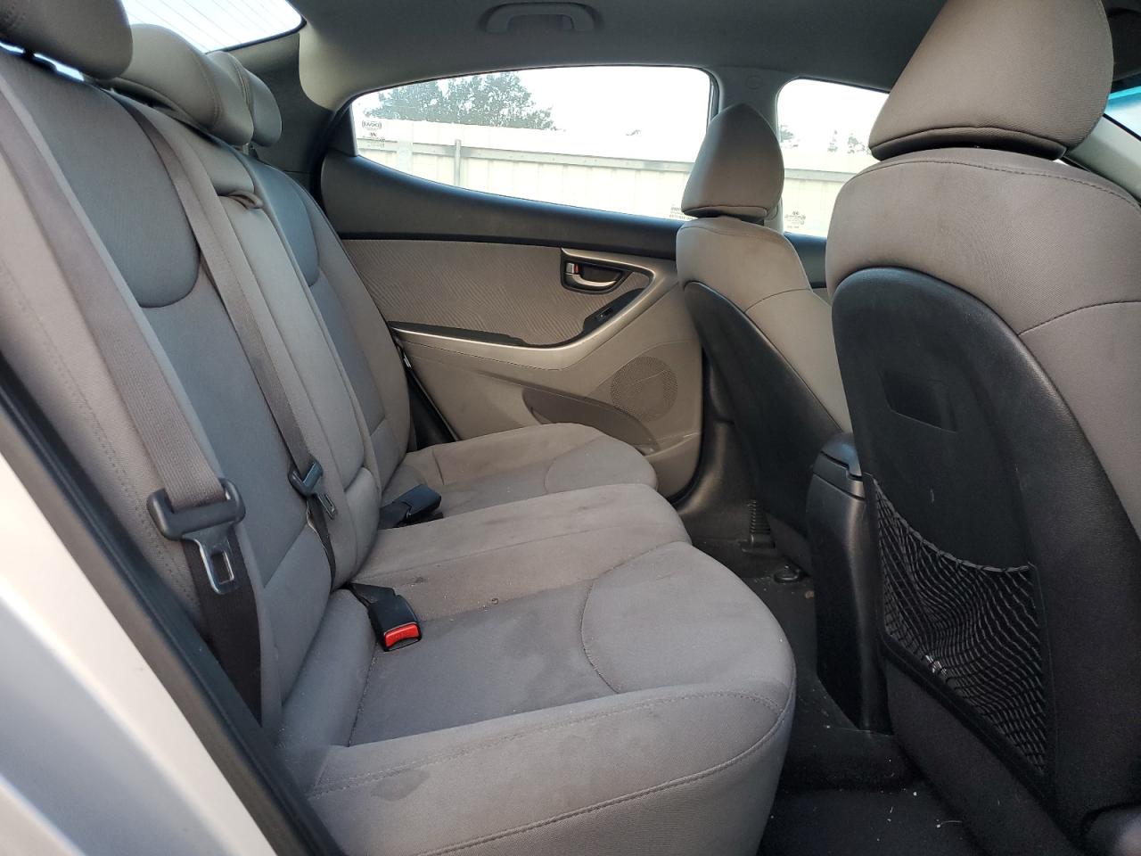 2012 Hyundai Elantra - Image 10