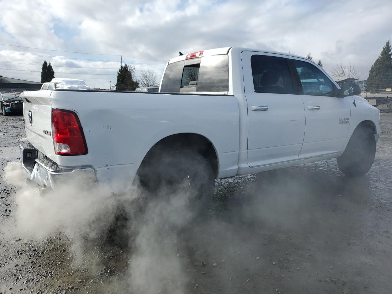 2016 RAM 1500 - Image 3