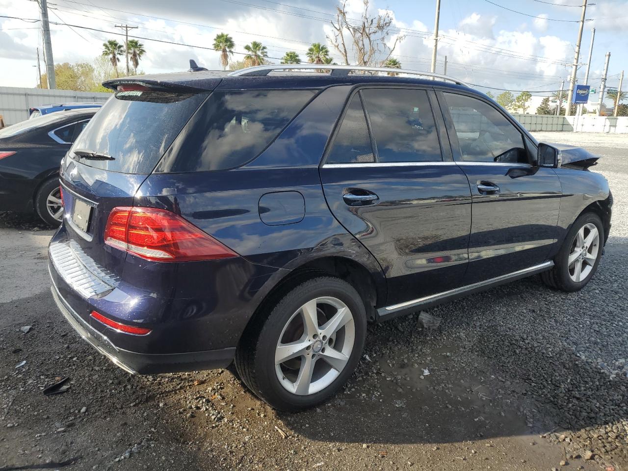 2016 Mercedes-Benz GLE - Image 3