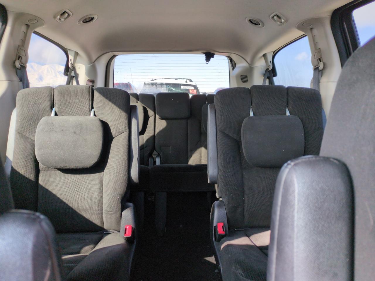2015 Dodge Caravan - Image 10