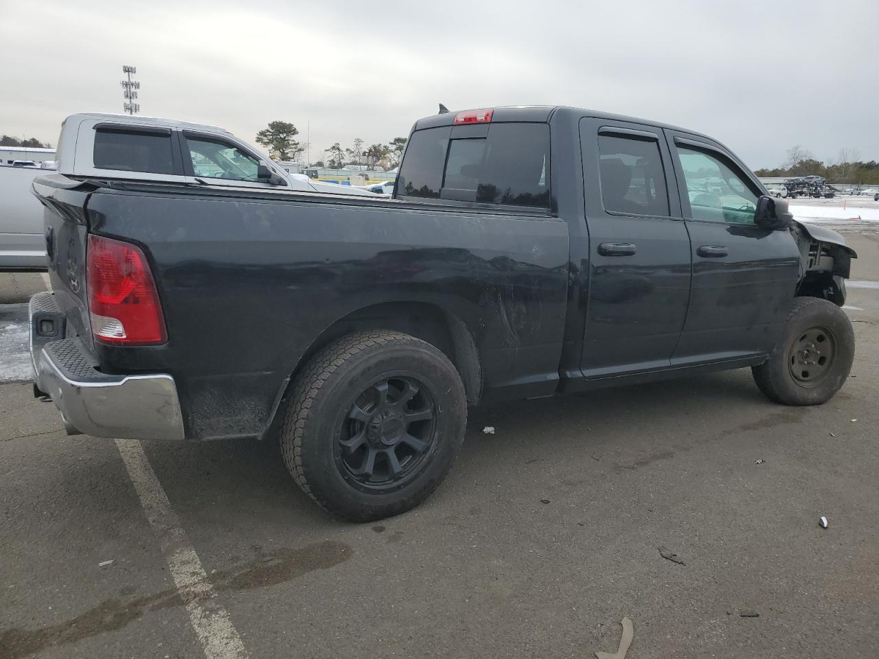 2016 RAM 1500 - Image 3