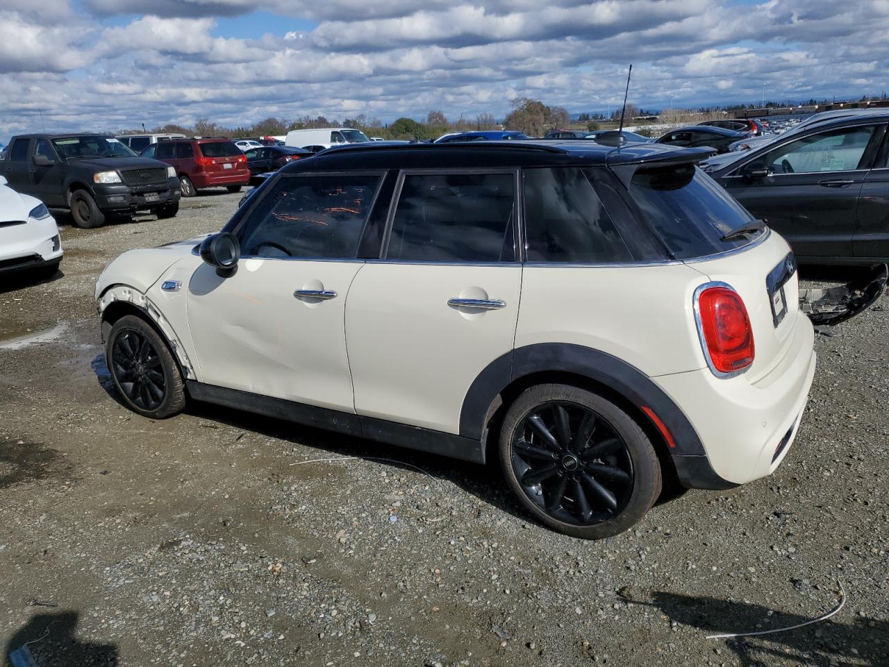 2019 MINI Cooper - Image 2