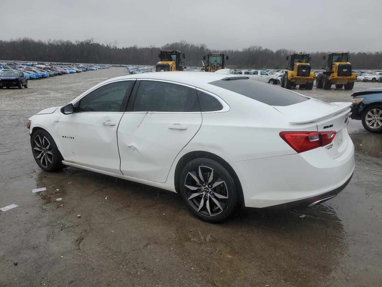 2020 Chevrolet Malibu - Image 2