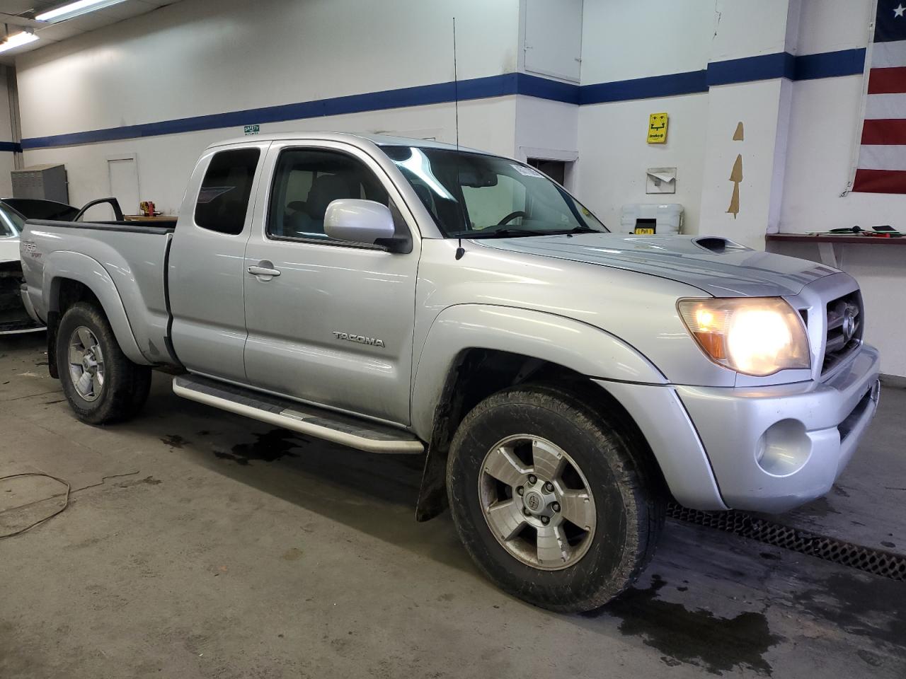 2009 Toyota Tacoma - Image 4