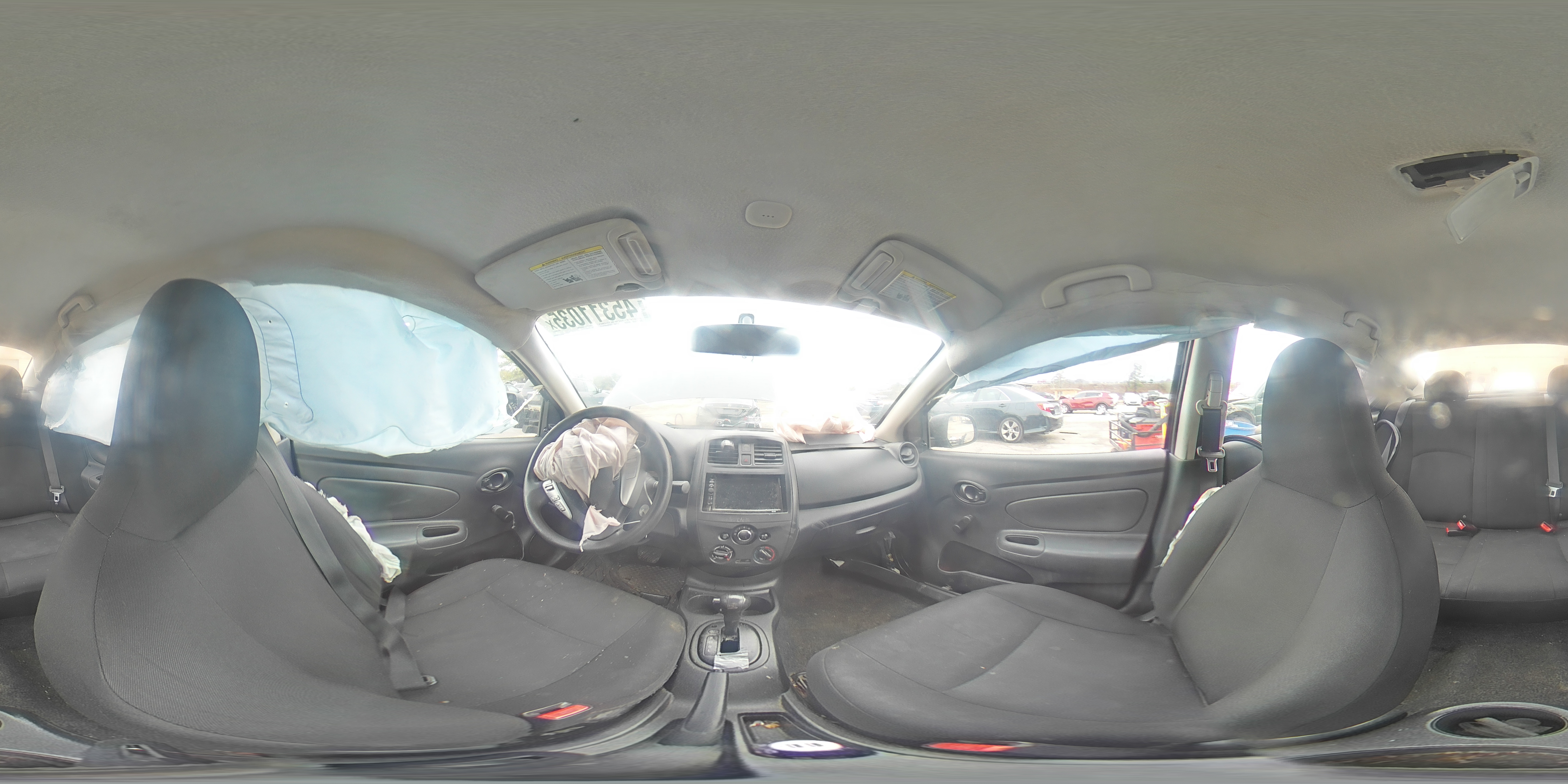 2015 Nissan Versa - Image 13