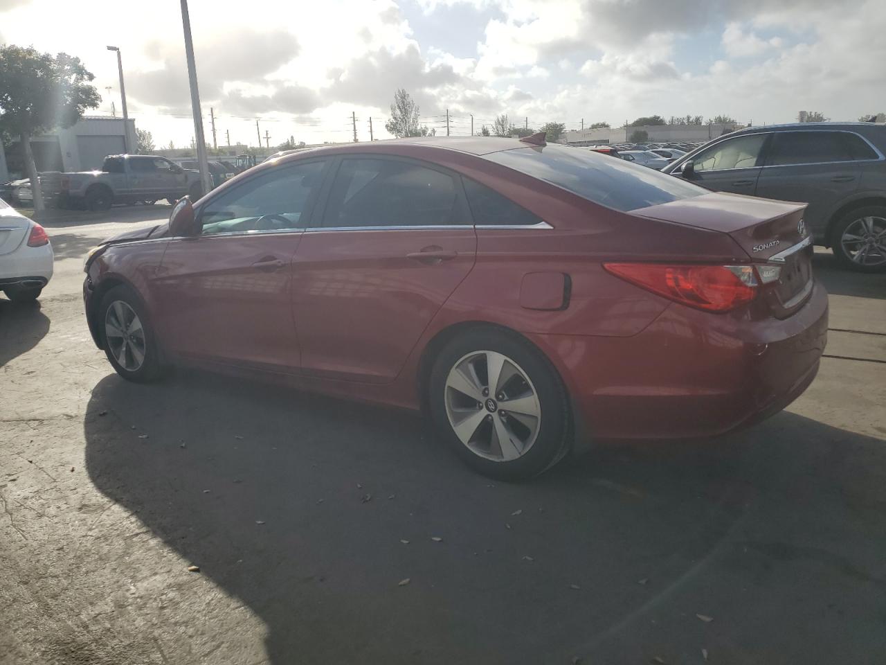 2012 Hyundai Sonata - Image 2