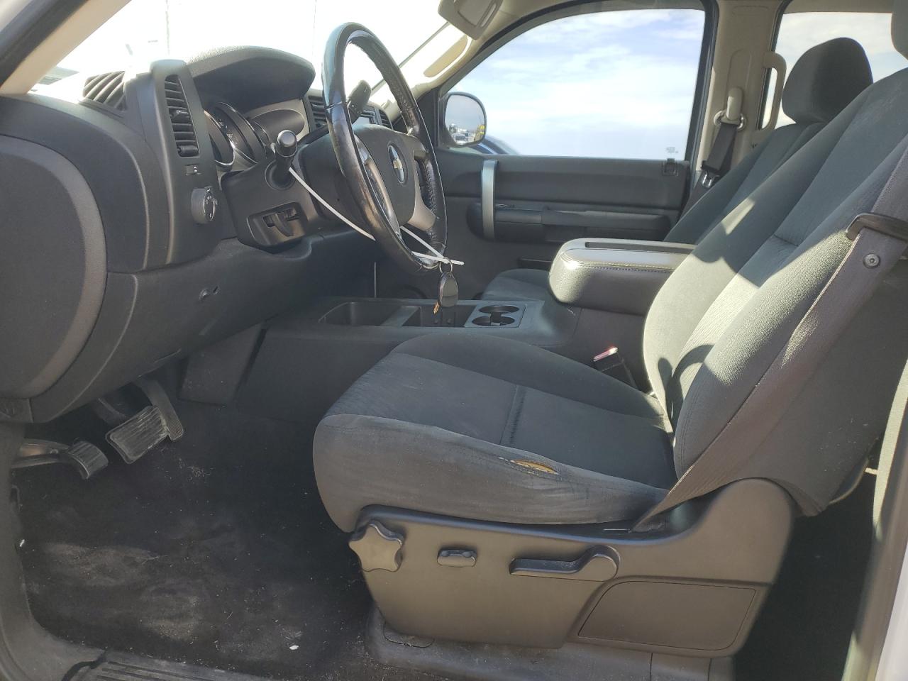 2009 Chevrolet Silverado - Image 7