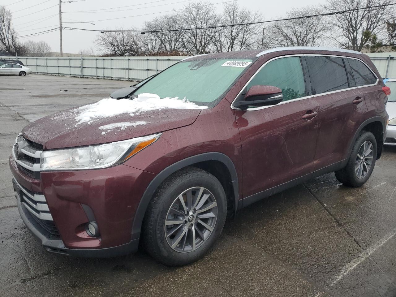 2019 Toyota Highlander - Image 1