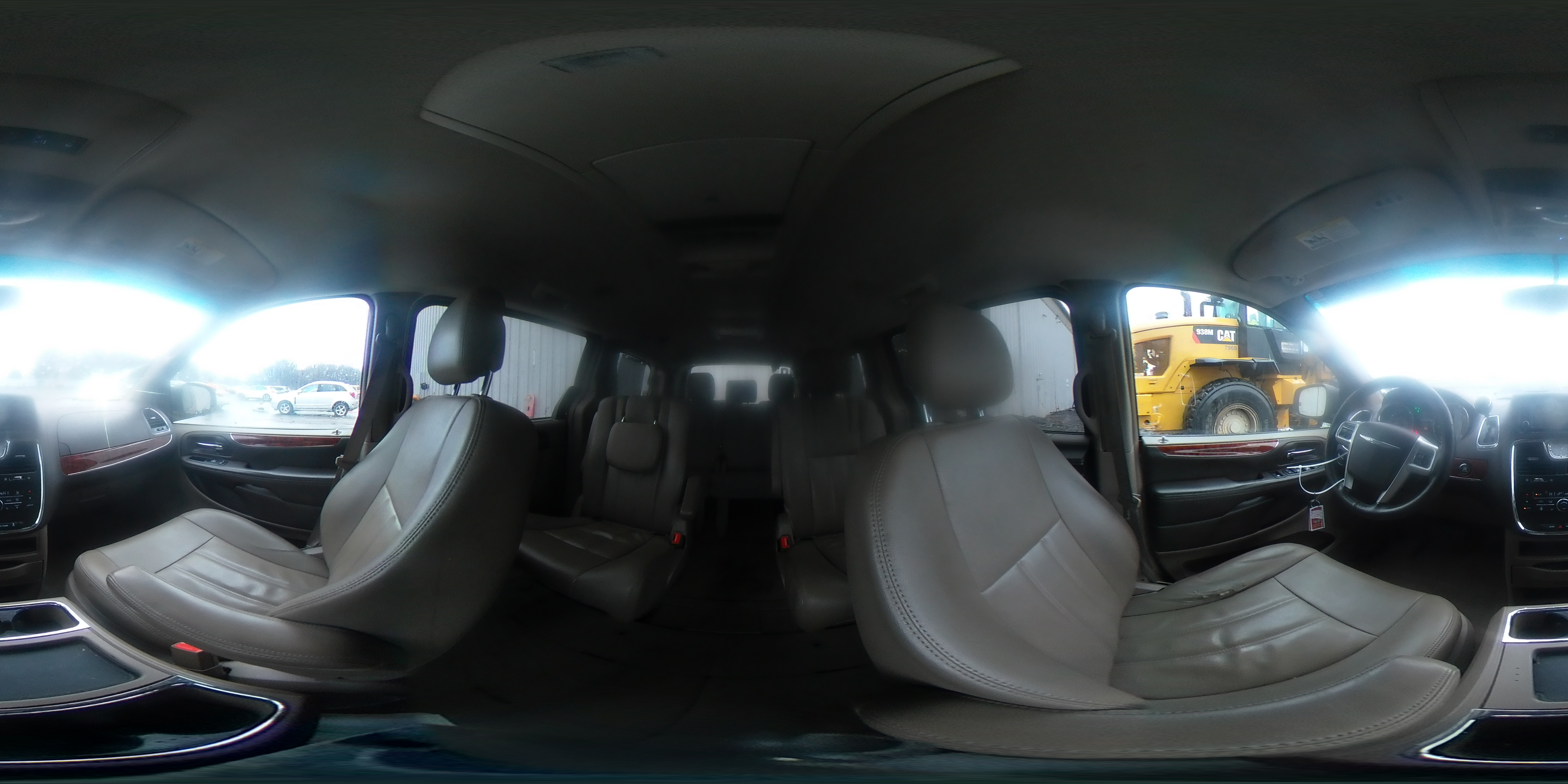 2015 Chrysler Town & Country - Image 15