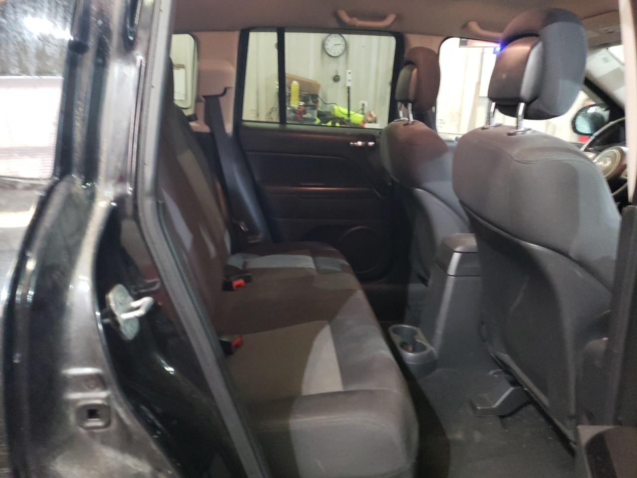 2011 Jeep Compass - Image 11