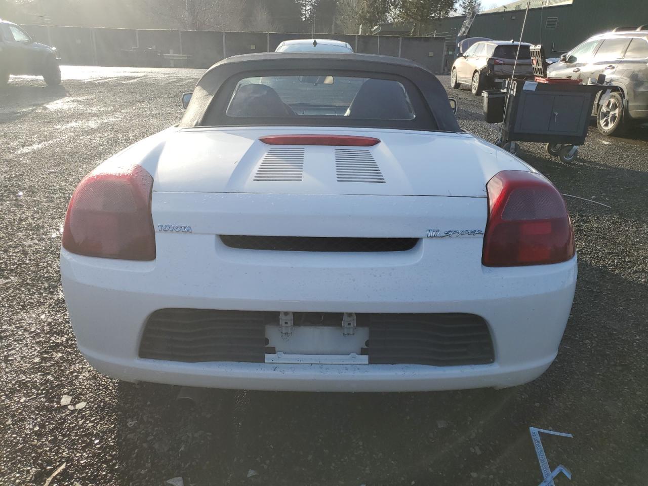 2002 Toyota MR2 - Image 6