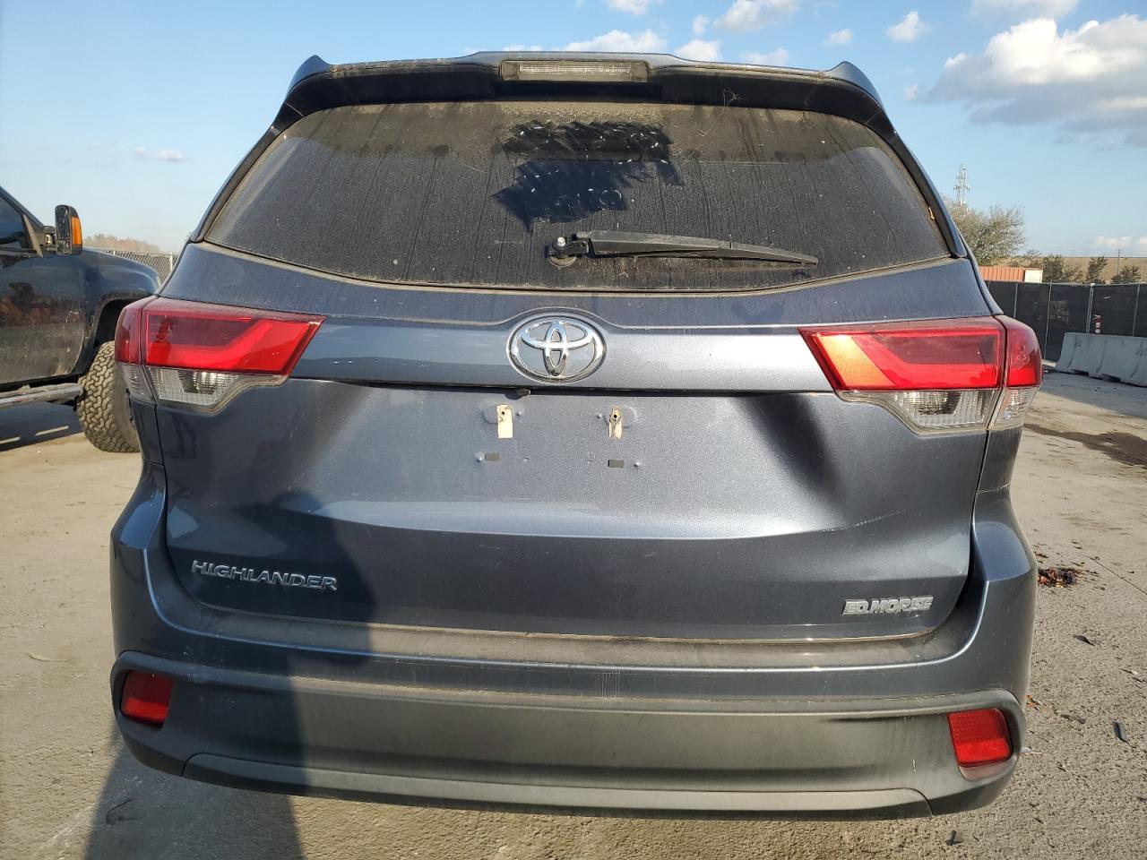 2019 Toyota Highlander - Image 6