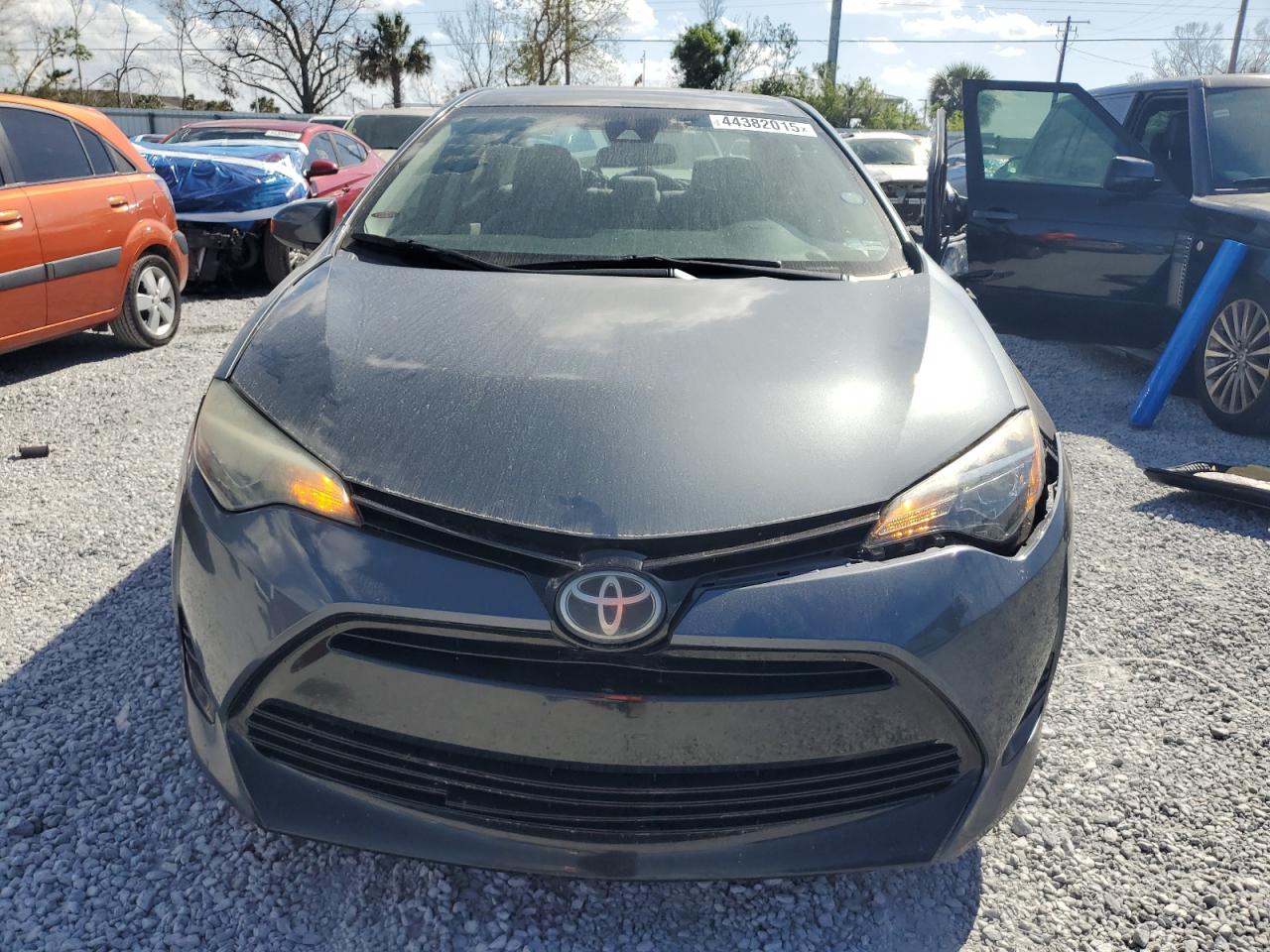2017 Toyota Corolla - Image 5