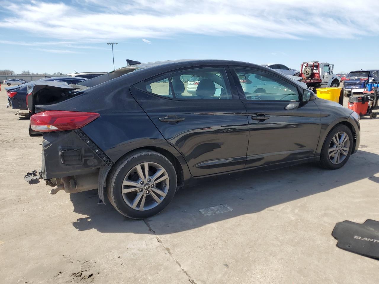 2017 Hyundai Elantra - Image 3