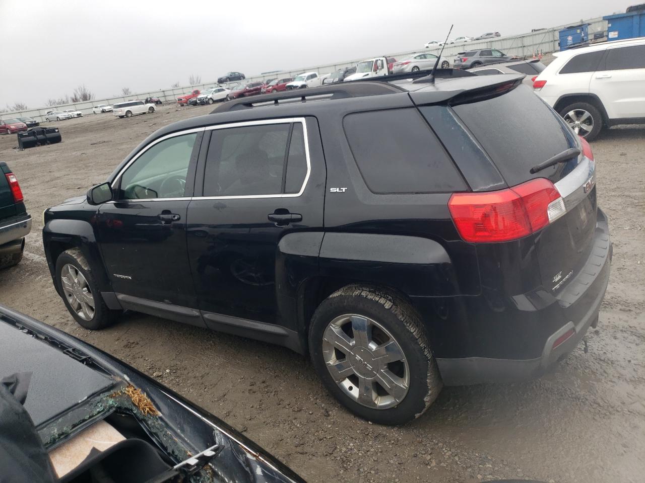 2010 GMC Terrain - Image 2