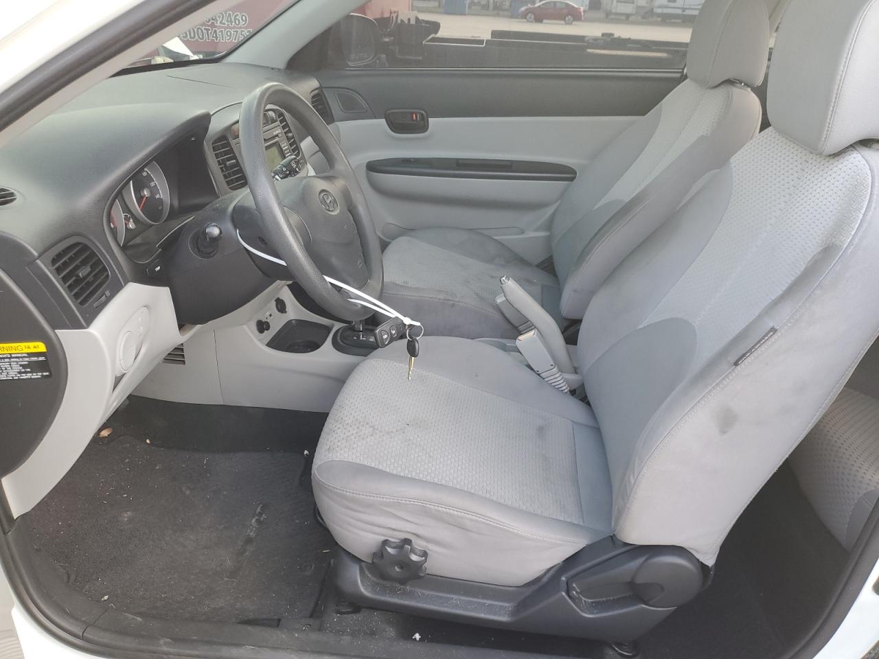 2010 Hyundai Accent - Image 7