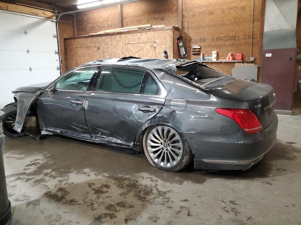 2019 Genesis G90 - Image 2