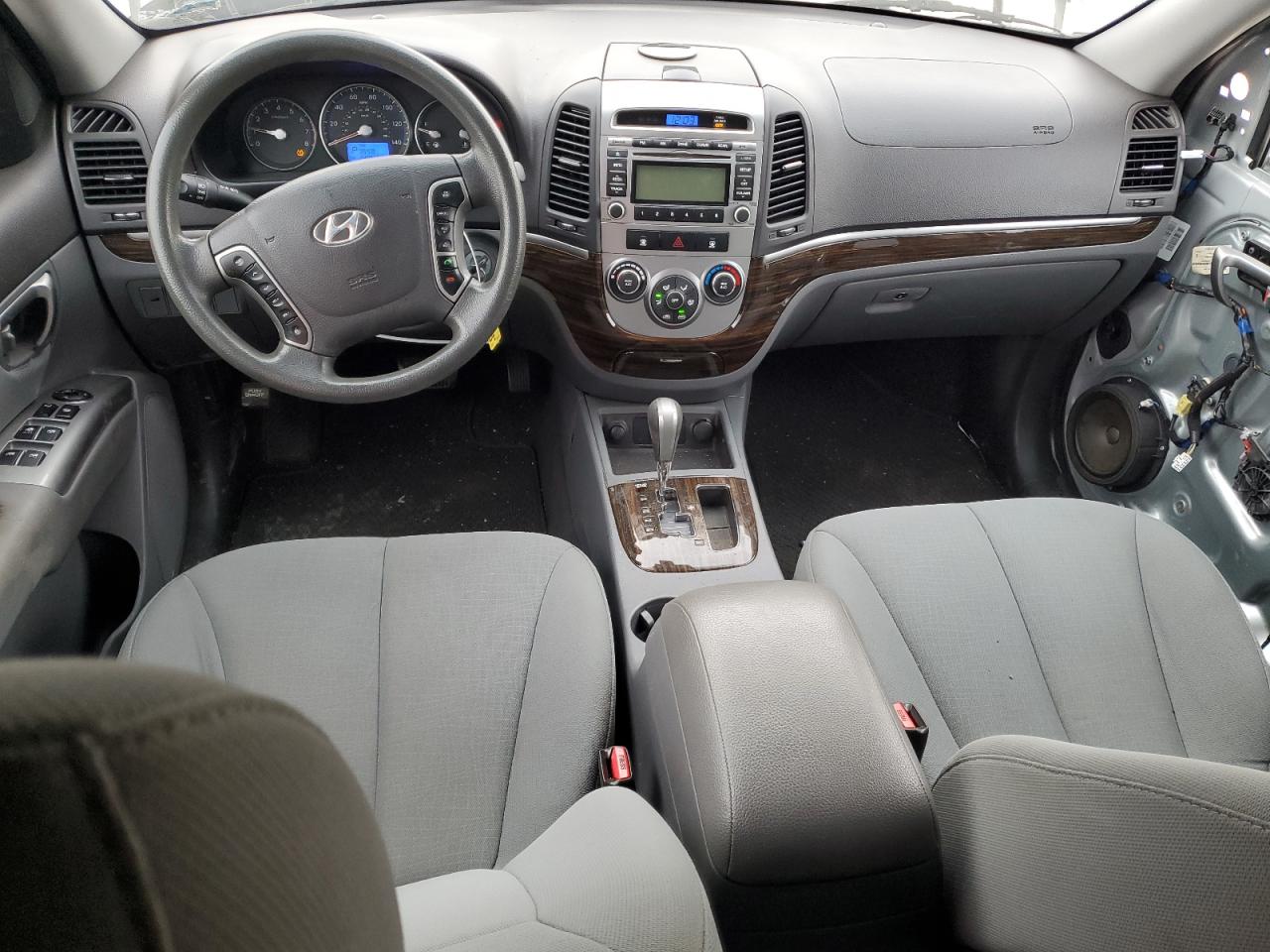 2012 Hyundai Santa Fe - Image 8