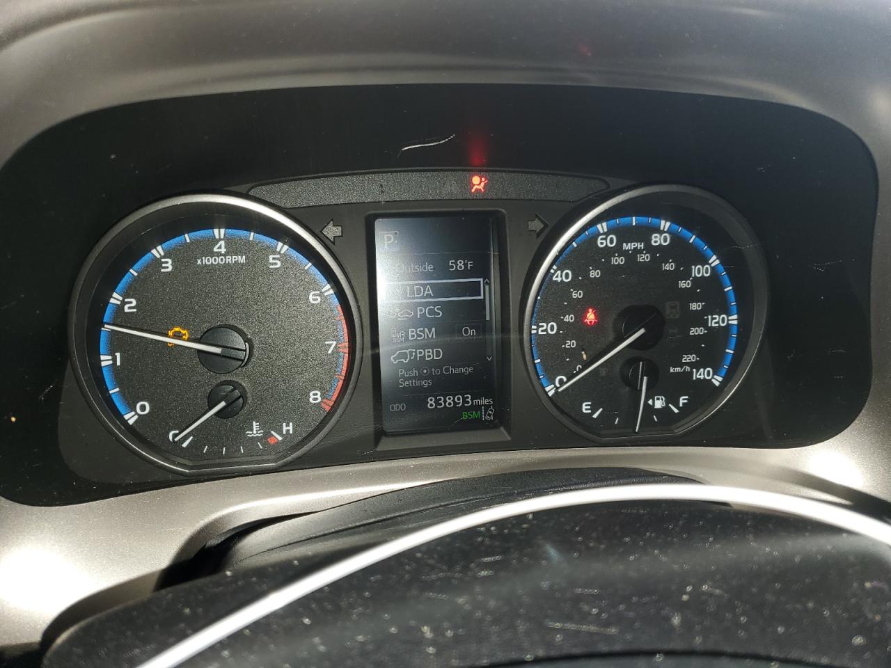 2018 Toyota RAV 4 - Image 9