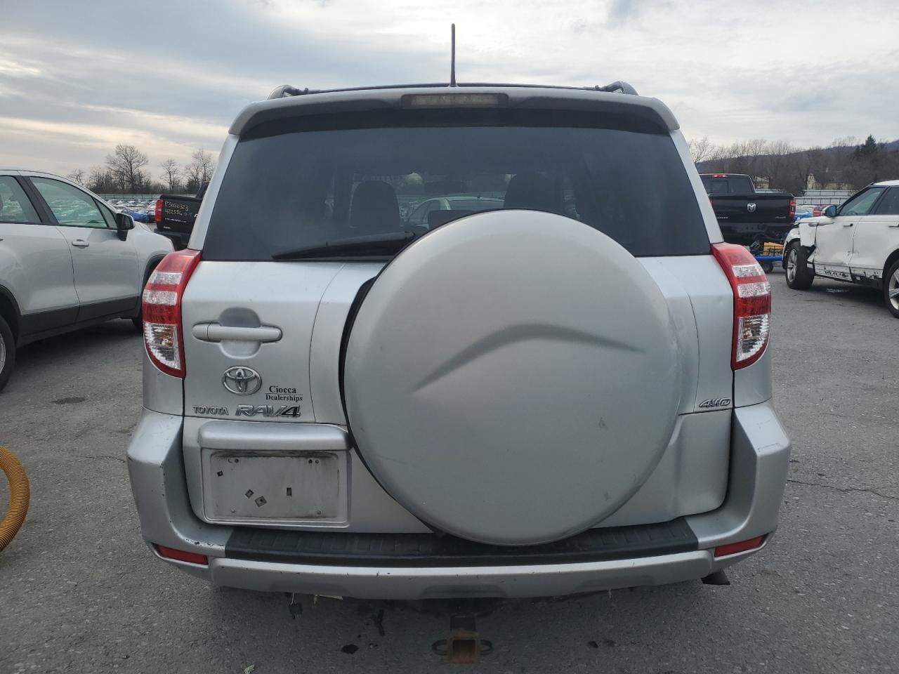 2010 Toyota RAV 4 - Image 6