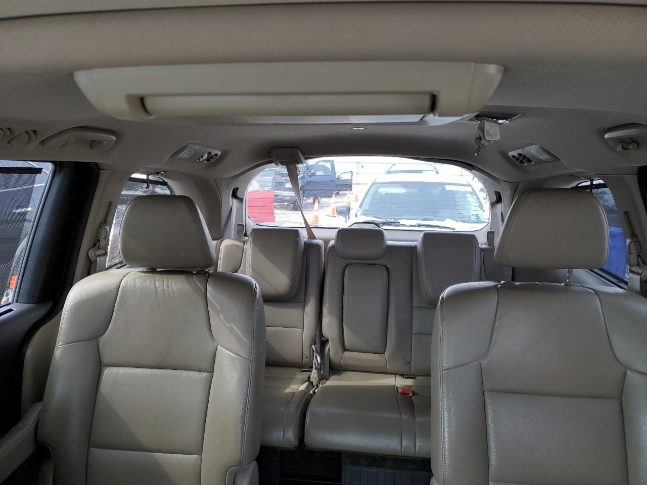 2015 Honda Odyssey - Image 10
