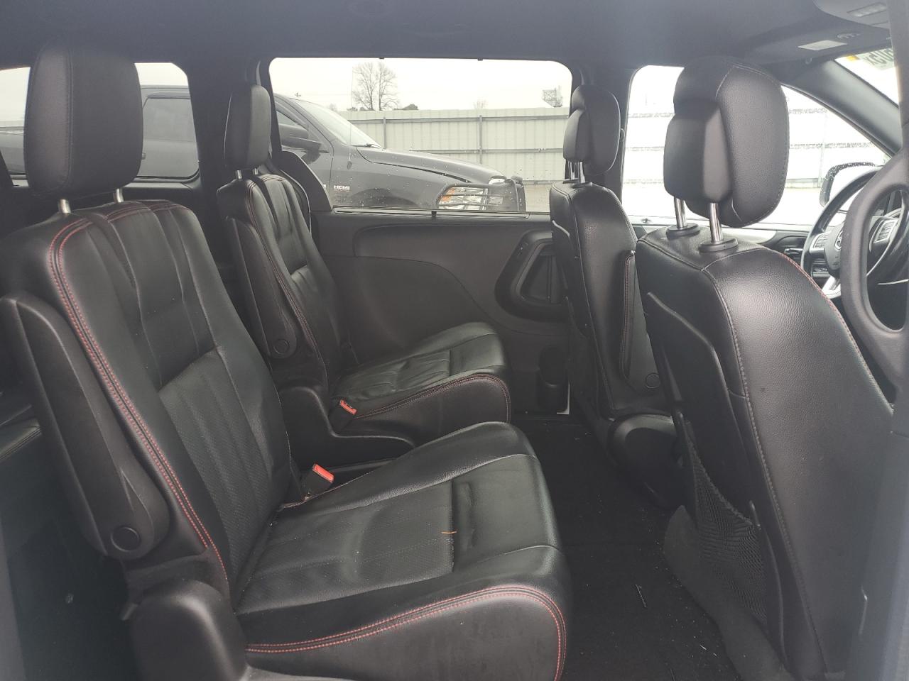 2019 Dodge Caravan - Image 10