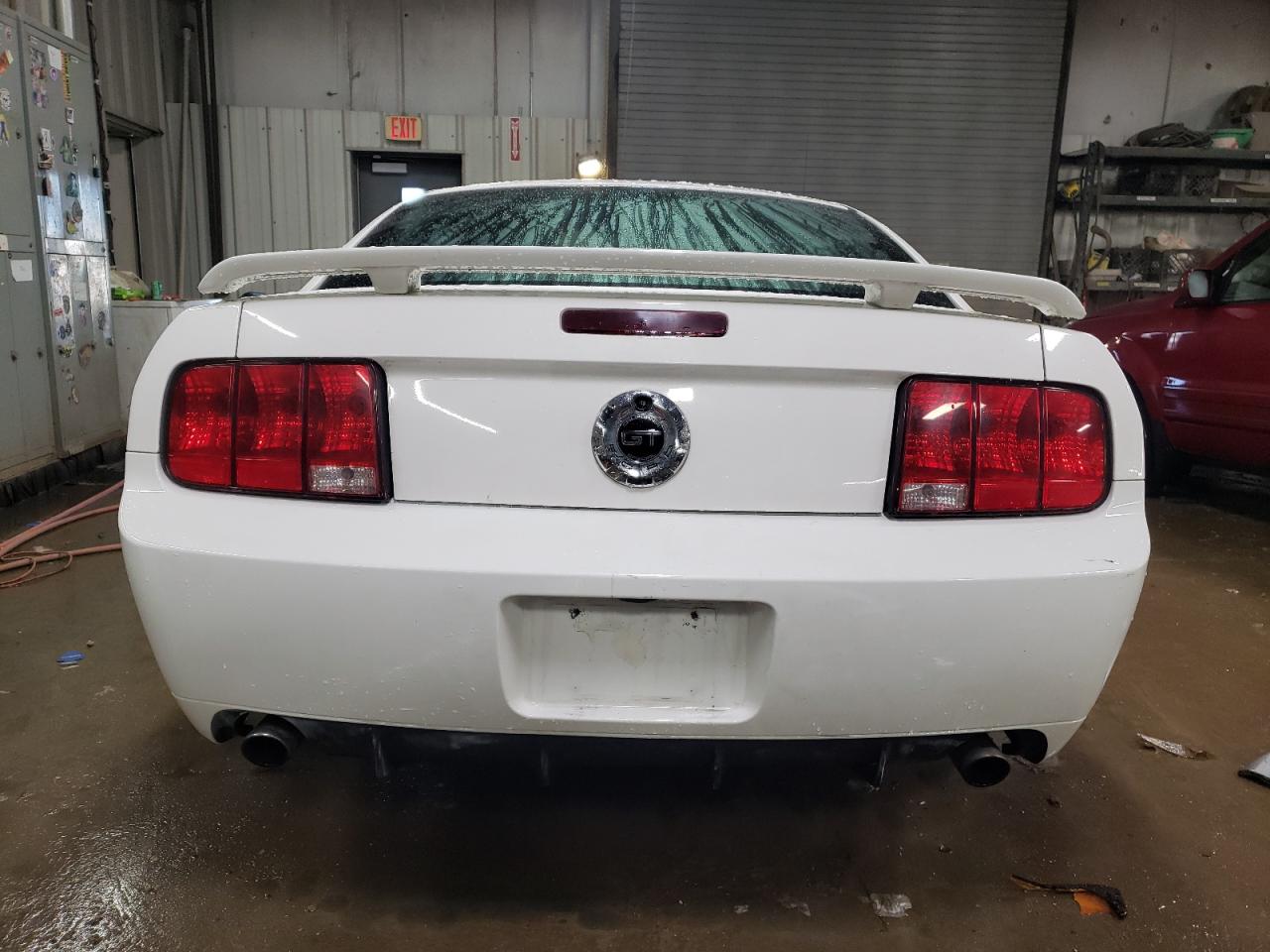 2008 Ford Mustang - Image 6
