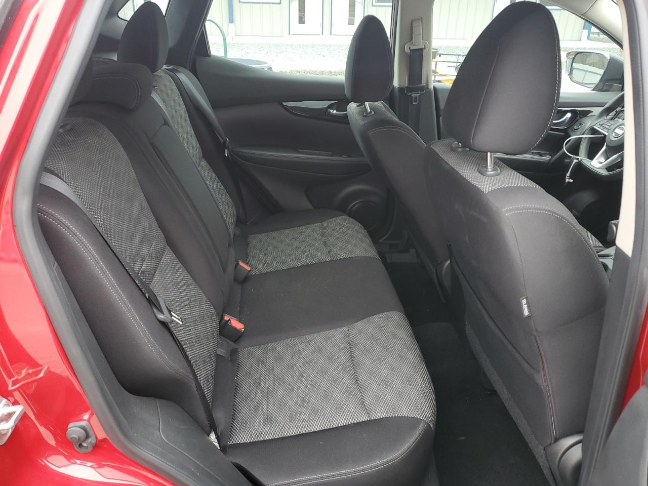 2018 Nissan Rogue - Image 11