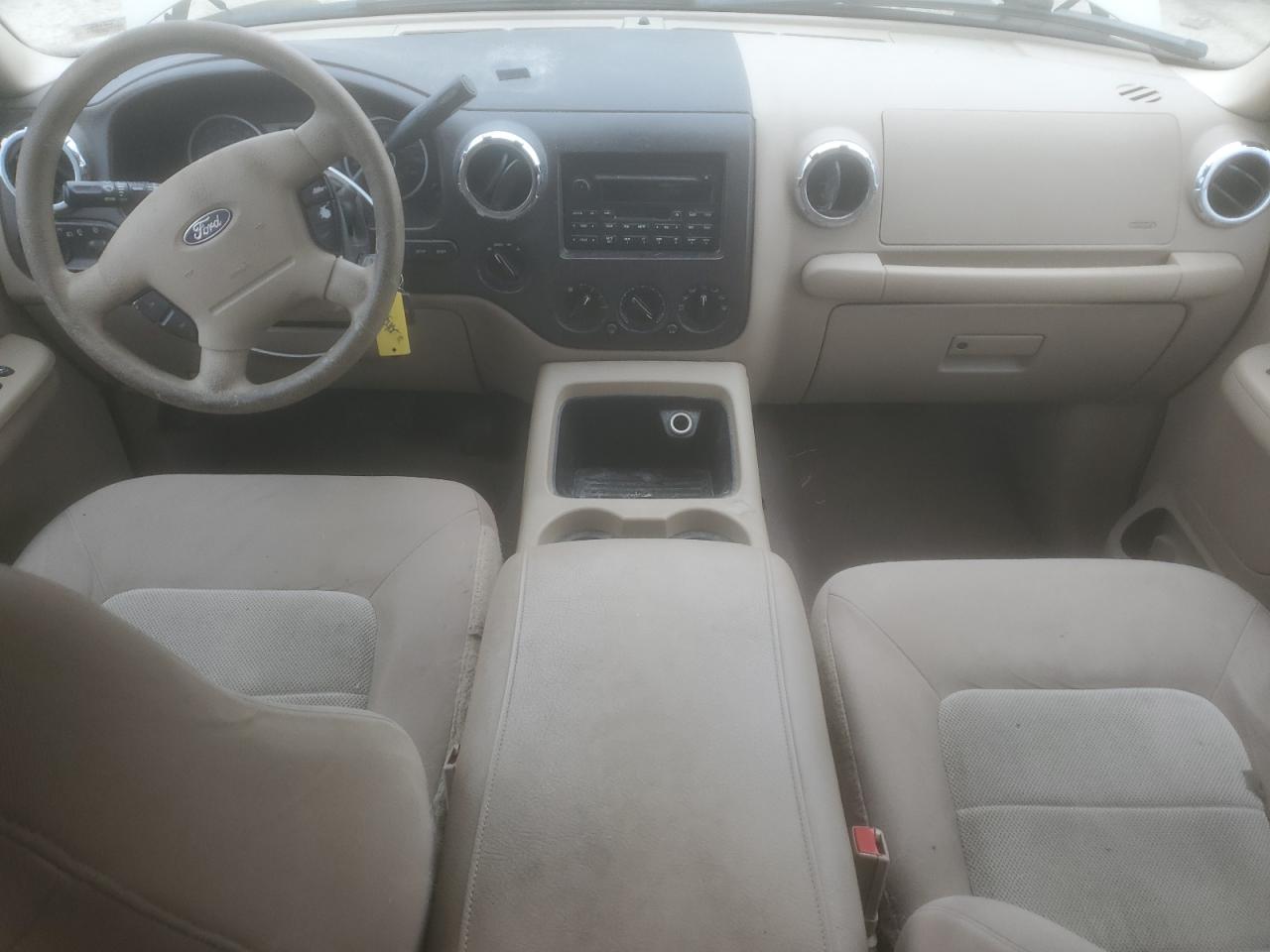 2005 Ford Expedition - Image 8