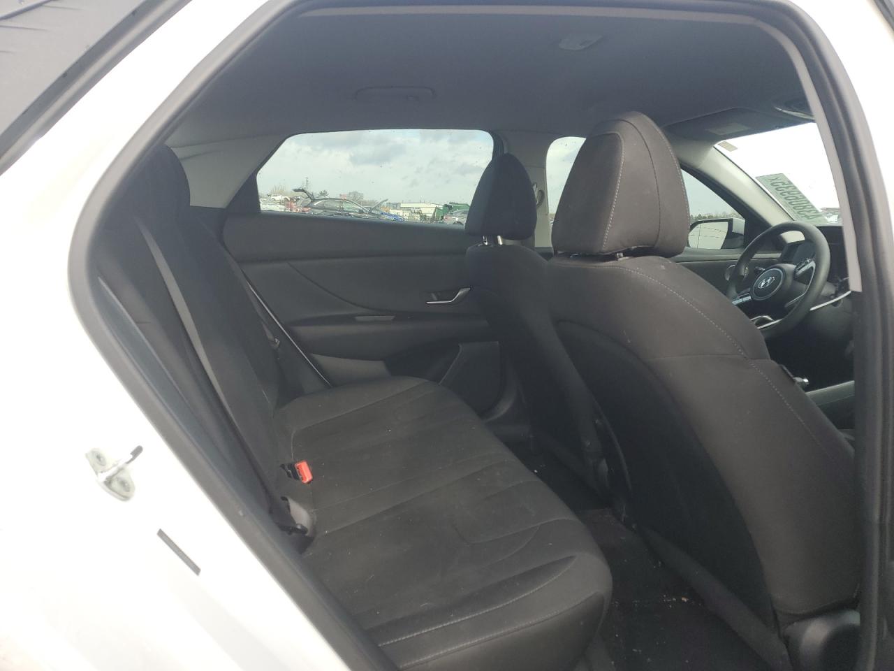 2023 Hyundai Elantra - Image 10