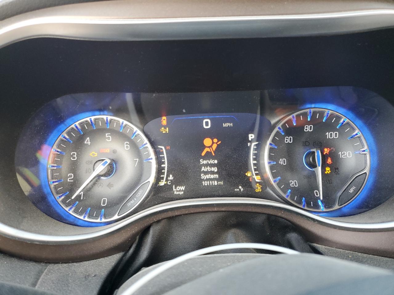 2017 Chrysler Pacifica - Image 9