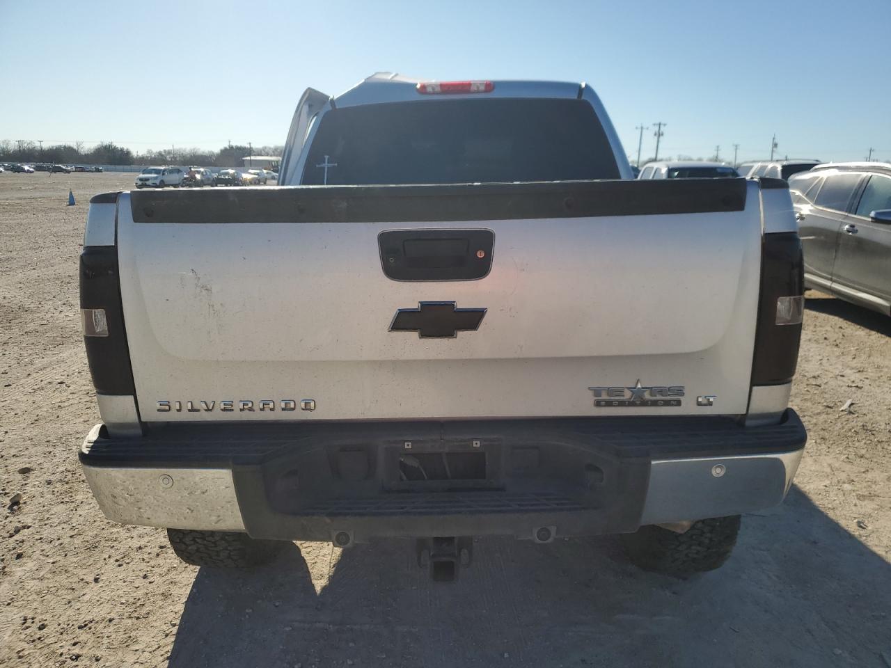 2012 Chevrolet Silverado - Image 6